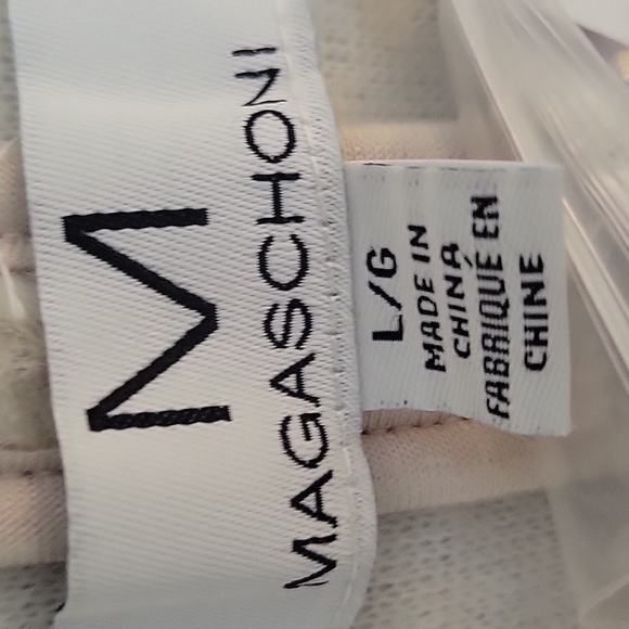 Magaschoni Faux white Fur Large Bavarian Cream coat pockets button front… - Picture 6 of 7